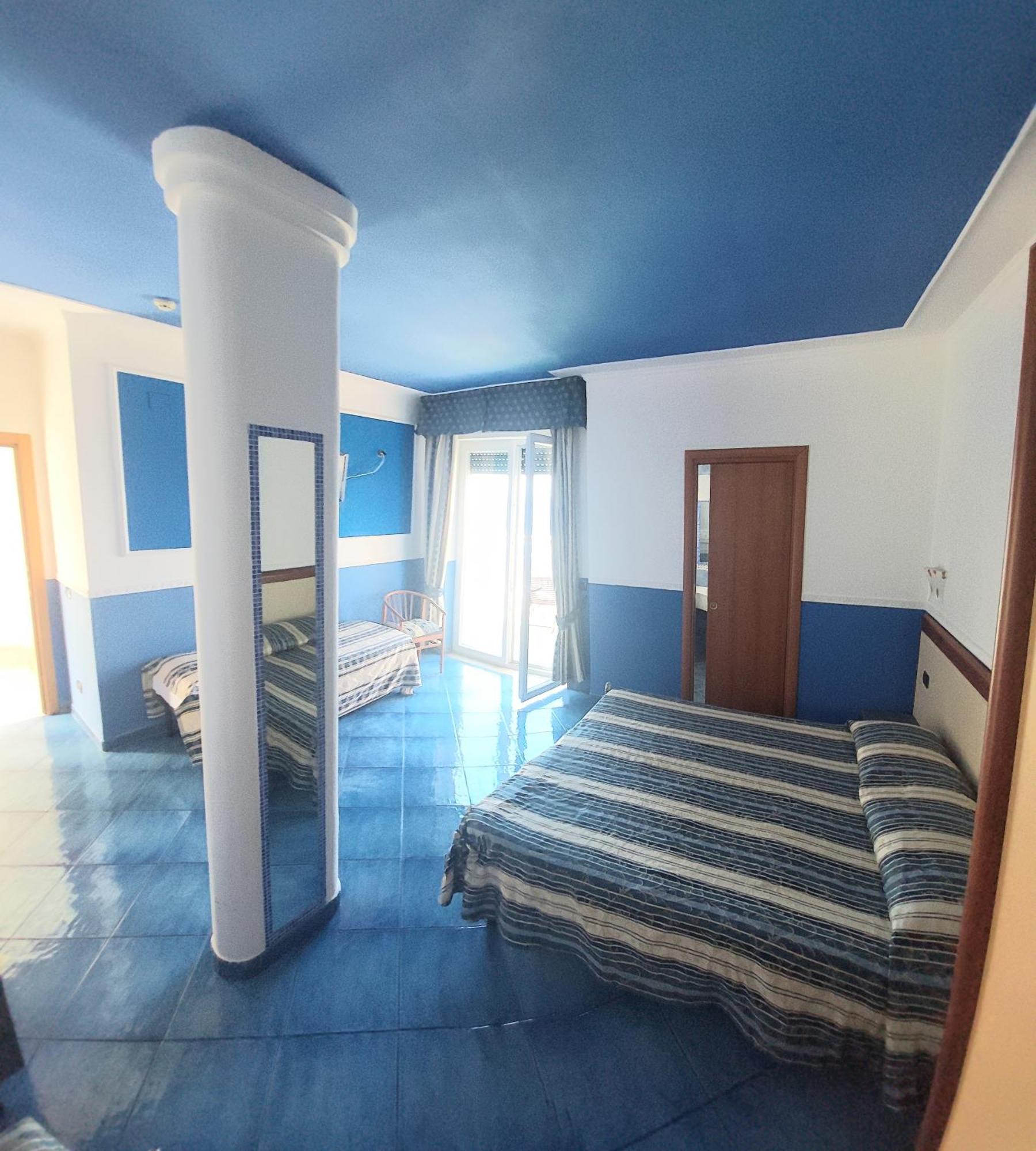 Hotel Klein Wien Πιάνο ντι Σορέντο Εξωτερικό φωτογραφία