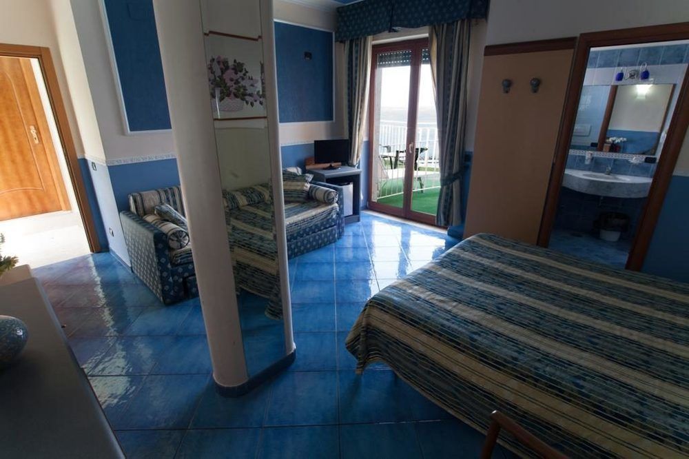 Hotel Klein Wien Πιάνο ντι Σορέντο Εξωτερικό φωτογραφία