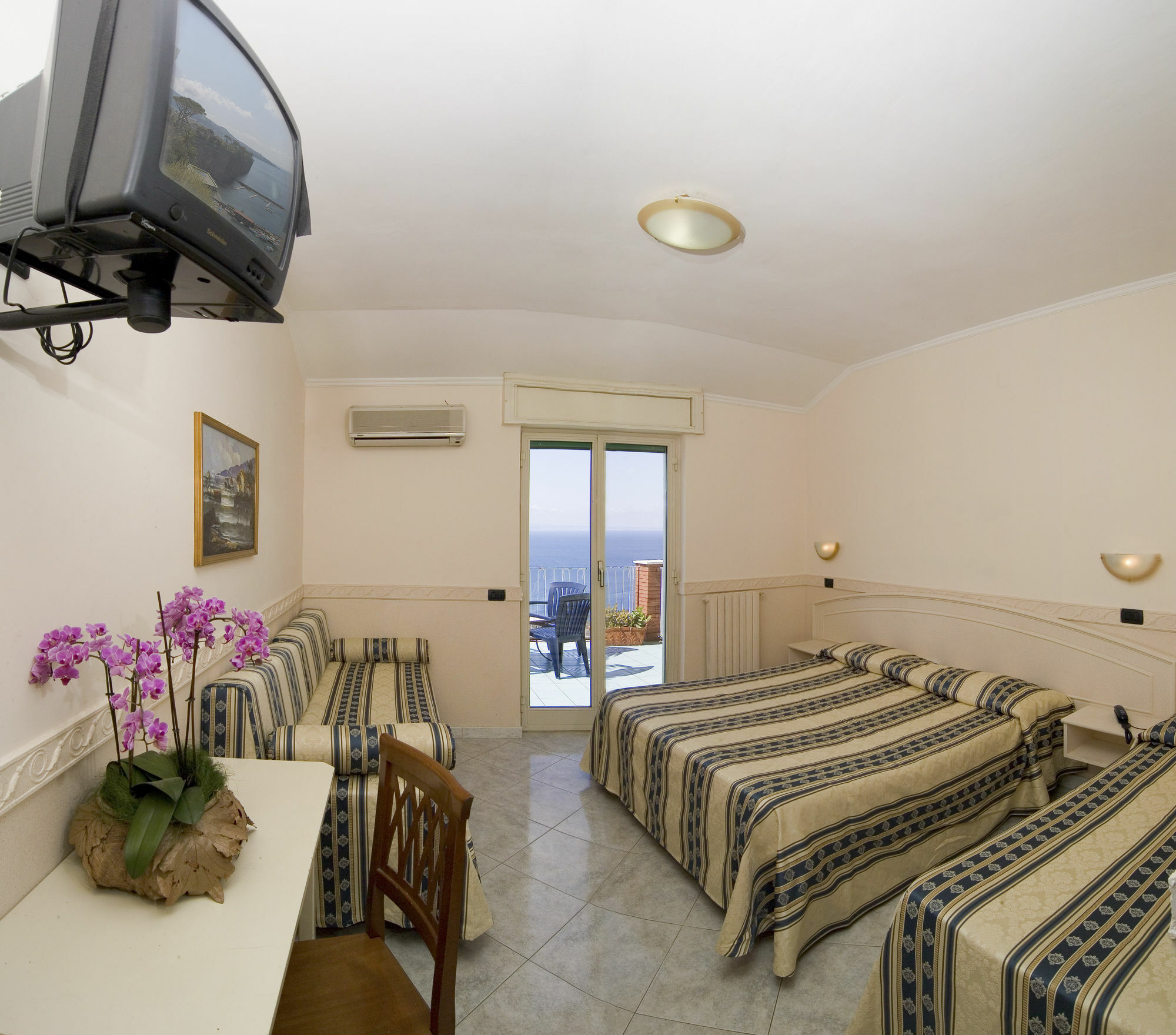 Hotel Klein Wien Πιάνο ντι Σορέντο Εξωτερικό φωτογραφία
